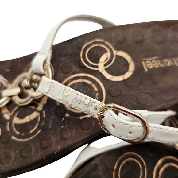 Vionic Sandals Womens 8 White T‑Strap Leather Arch Support Comfort Walking - Picture 3 of 9